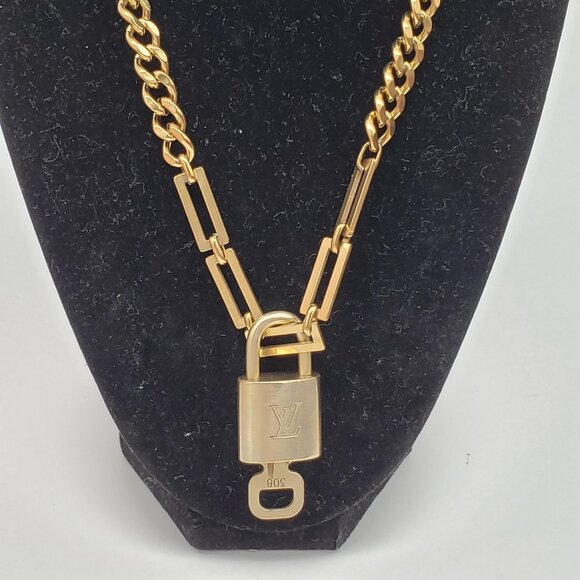 Louis Vuitton Gold Padlock W/ Unbranded Stainless Steel Gold Plated Chain - Picture 13 of 16
